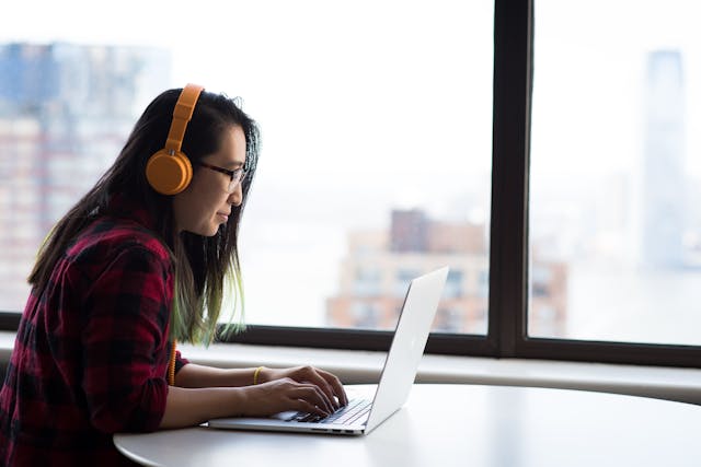 日本語のリスニング練習を習慣化するコツ