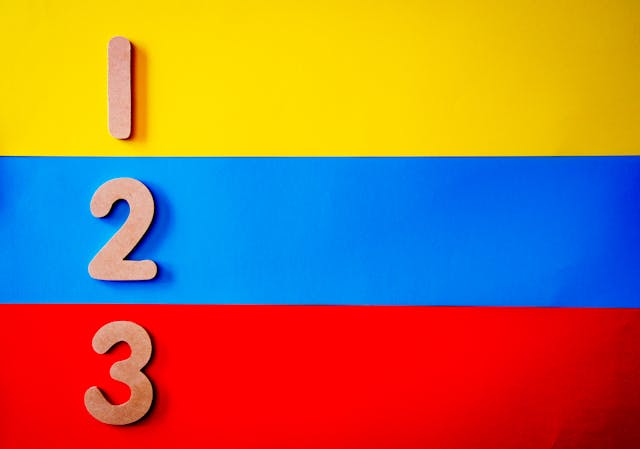 3つの理由をイメージした数字の1・2・3